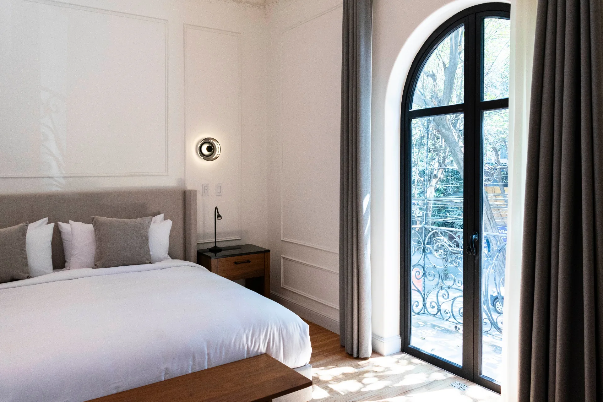 Deluxe Suite - 3