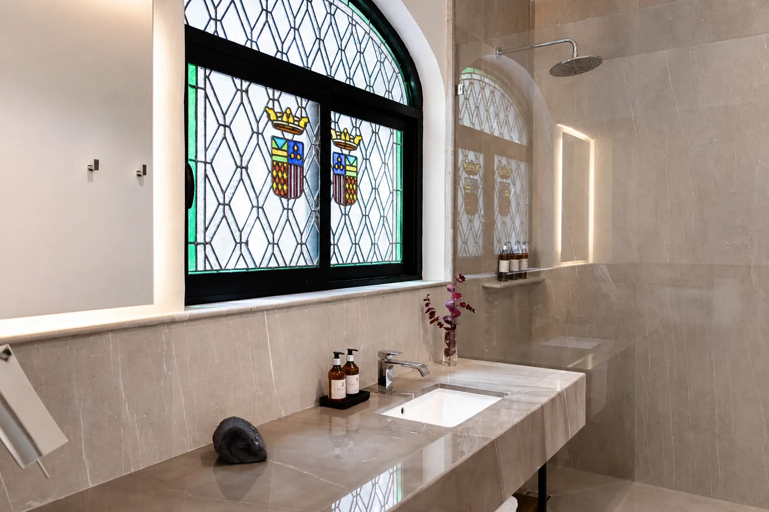 Elite Suite - 4